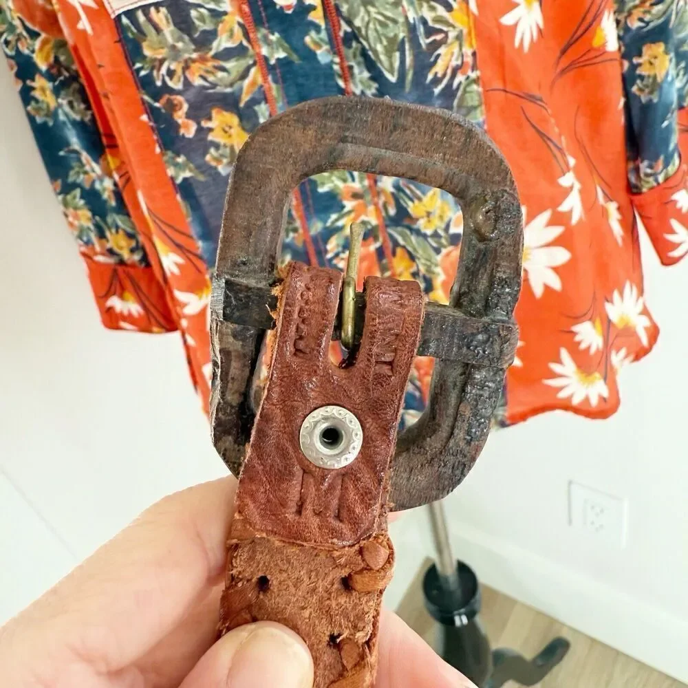 Vintage Hand Made Tooled Brown Western Leather Belt Mexico Wood Buckle 26-30 Sm